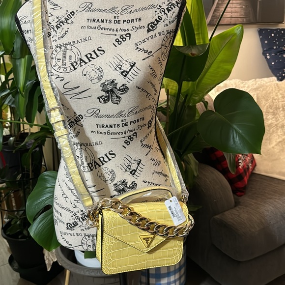 Brandnew Guess Mini Crossbody Bag - Picture 3 of 3
